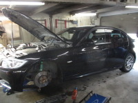 BMWのエンジンオイル漏れ修理洗浄とサスペンション修理が完了！