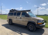シボレーエクスプレス4WDオーバーランダーstyle 新車並行 ワンオフキャリア/オーバーフェンダー/ベッド