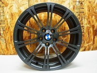 BMW純正ホイールを黒味タイプのガンメタマットに色変え塗装
