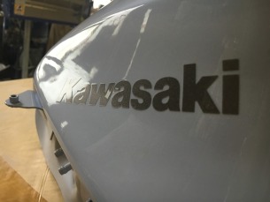 カワサキZ250 タンクの凹み板金修理！3コートパール調色し塗装完成♫