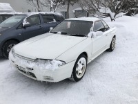 今や貴重なR32GT-R 外装の傷の修理と同時に宿敵サビ修理を決意♫