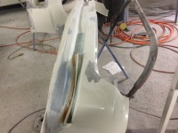 日産ウイングロード リヤバンパーの凹みと塗装ひび割を板金修理