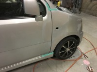 スズキワゴンR フロントフェンダー/ドア凹みキズ板金塗装！
