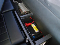 サブバッテリー＆インバーター： 中古車「ハイエース スーパーロングDX GLパッケージ」