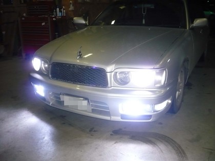 日産 Y32 セドリック （セドログ） フォグランプ HID取り付け｜自動車