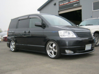 トヨタ ノア カスタムオーディオカー 車高調整!