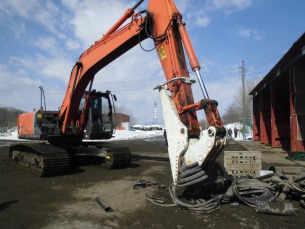 廃プラの埋め立て破砕に最適なダブルカッター