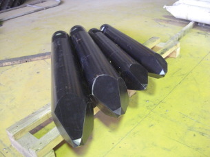 サンドビック(THBB)製油圧ブレーカー専用高品質チゼルロッドを格安販売