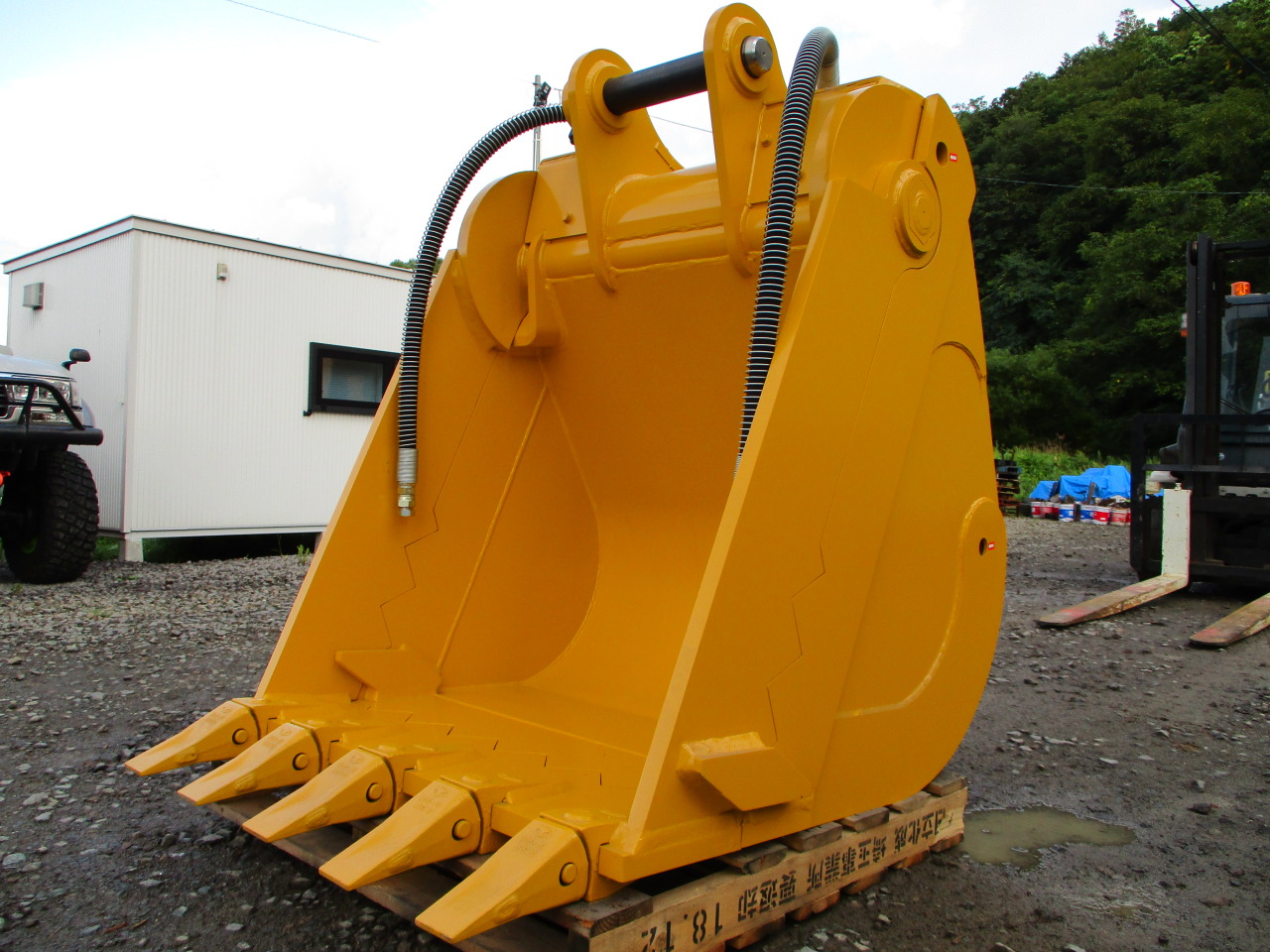 新品！0.7m3(18-22t)クラス フォーク兼用バケット(ピラニアバケット