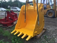 0.7m3用中古ピラニアバケット(フォークバケット) PK70 販売予約受付中