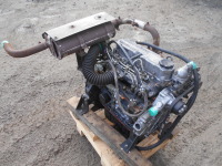 共栄社バロネス製  ハンマーナイフモア(HM1550)エンジン組み付け実施