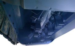 草刈りハンマーナイフモア「カリアゲ君ミニ」の【刈刃の特徴】