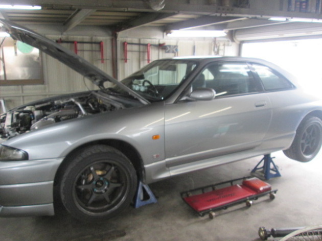 BCNR33 GT-Rの駆動系異音！プロペラシャフトとリヤデフを交換！｜交通