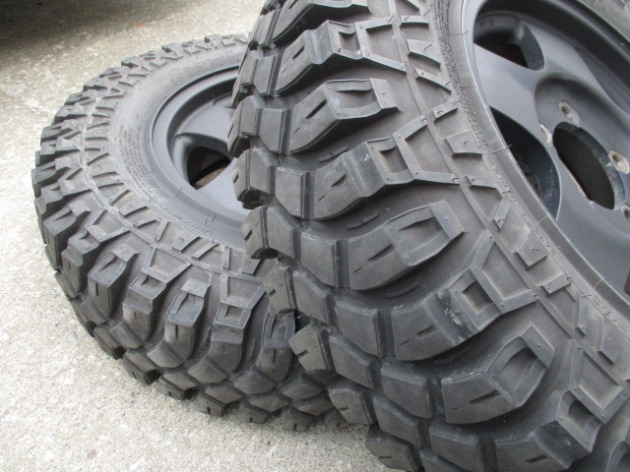 MAXXIS マキシス M8090 4本セット 35x12.5-17LT タイヤ CRAWLER CREEPY