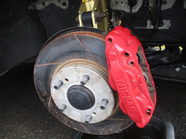 S15シルビアSPEC-Rのフロントブレーキキャリパー交換！｜交通事故修理 