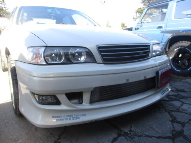春です！JZX100チェイサーの社外バンパー/サイドステップ取り付け 