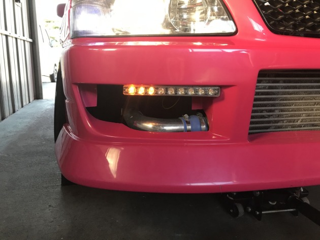 ラルフ函館デモカーのピンク35ローレルを公道用ウィンカーに交換！