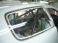 デモ４号シビック花道太郎号製作状態（軽量化）