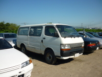 働く車　ハイエースバン　ラジエター交換　車検入庫