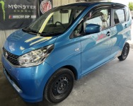 代車も綺麗な状態でご用意！日産デイズ2台の凹み傷/錆を板金塗装