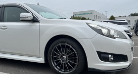 レガシィワゴンのくすんだ右ヘッドライトを磨きユーザー車検代行