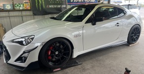 トヨタ86 14Rの車高調整＆タイヤ交換＆4輪アライメント測定調整