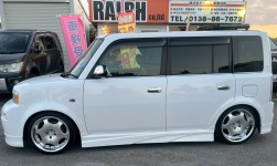 持ち込み社外サイドステップに交換してトヨタbBの90年代当時仕様完成！