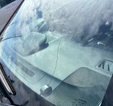 インプレッサのフロントガラスひび割れ/ドライブシャフトブーツ破れ修理