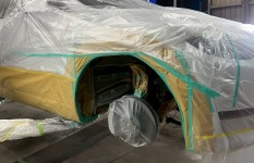 SUVタイプの新車テスラモデルYに塩害対策エンドックス防錆施工