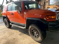 FJクルーザーのオイル/エレメント/ブレーキパッド交換でキャリパー固着発見してリサイクル品に交換修理！