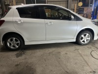 中古購入したヴィッツの車高が低く乗り心地が悪い！社外サスショックから純正リサイクル品に交換整備！