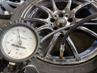 春のランエボXタイヤ交換(作業時にパッド類やグリース漏れ等ないか？確認)