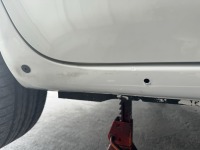 トヨタbBに持ち込みの社外エアロパーツ(サイドステップ)を取り付け