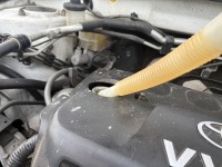 トヨタアレックスのエンジンオイル＆エレメント交換メンテナンス