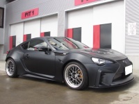 ＴＯＹＯＴＡ８６　ＺＮ６　ＥＮＤＬＥＳＳブレーキキャリパーキット取り付け