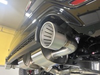 トヨタ GRヤリス GXPA16 GEN2 6MT Aero Performance Package HKS Super Turbo Muffler URBAN MATTE EDITIONマフラー取付け