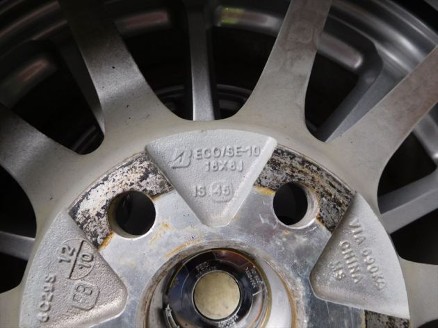 タイヤ・アルミ4本セット 225/50R18 8J +45 中古品｜車のチューニング