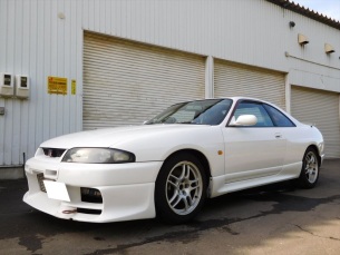 スカイライン　GT-R　BCNR33　RB26DET　検付き　販売車