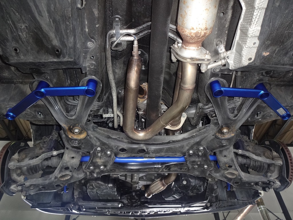 エスティマ GSR55W クスコ スタビ＆パワーブレース取付｜車の