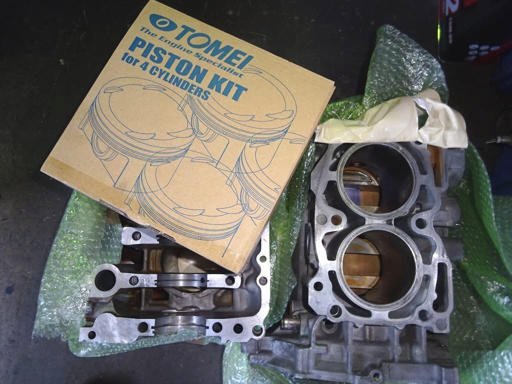 H14 GDB EJ20 シリンダーヘッドRH　中古　走行15万キロ インプレッサ GDB EJ20 シリンダーボーリングできませんでした！｜車の