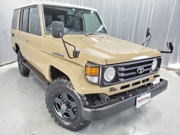 中古車 ランドクルーザー70系 ランクル74 76 77 のカスタム改造中古車 トヨタ ランドクルーザー ランクル 専門店 中古車 買取 札幌のmarcle