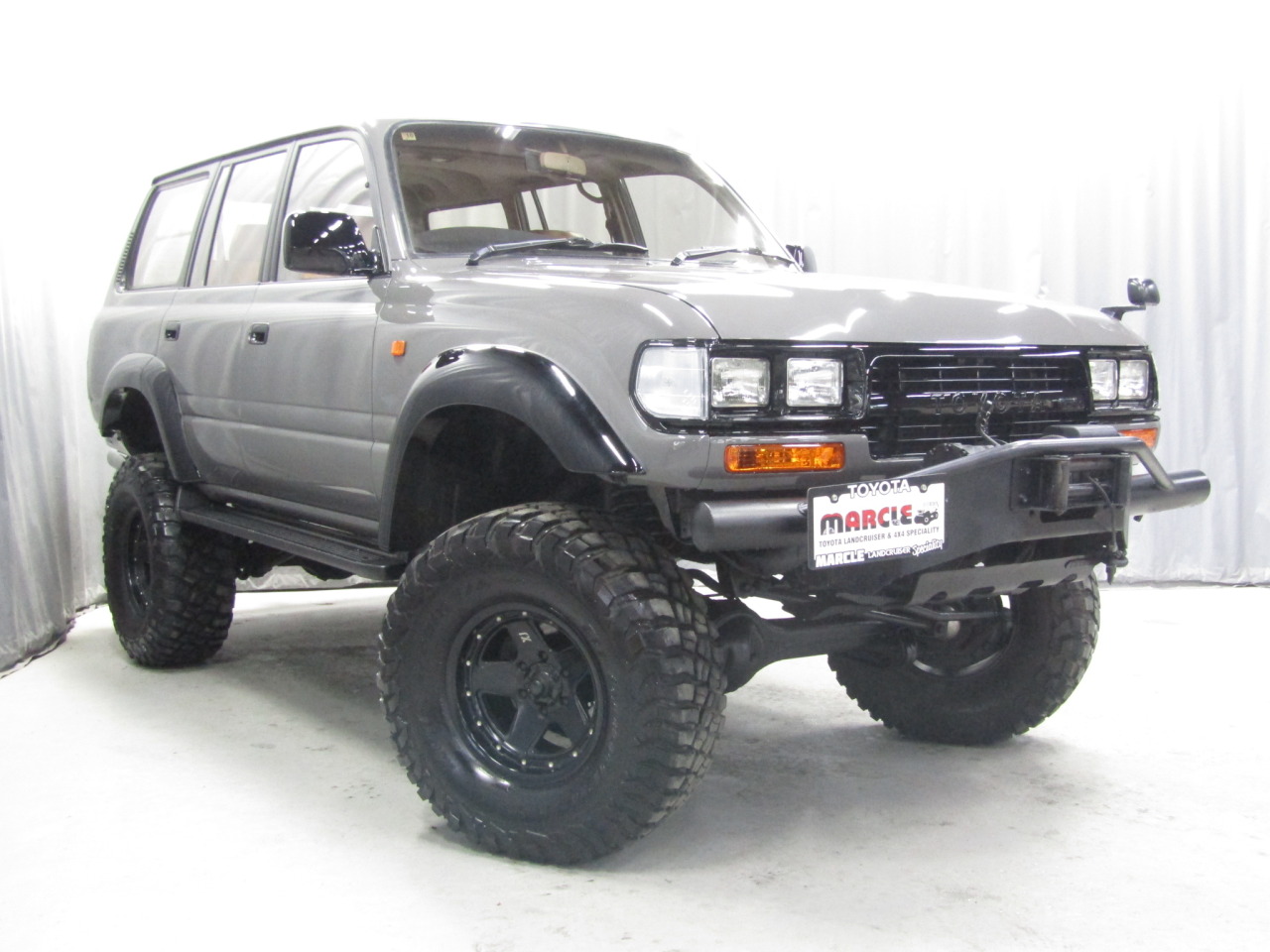 ランクル80中期VX-LTD入庫！！ハイリフト！ウィンチバンパー！錆少ない