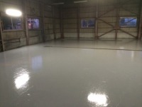 マークル新店舗床の塗装を完了しました。