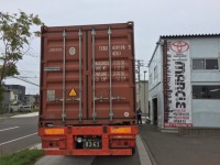 オーストラリアからコンテナ到着。