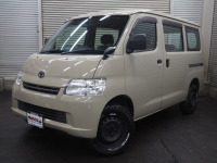 タウンエースバン４ＷＤリフトアップ！ベージュカラー格安車両です！