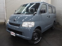 タウンエースバン４ＷＤ全塗装アンヴィルグレーリフトアップ車両！オリジナルデニム生地シートカバー取付済みです。