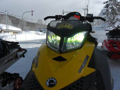 2025年 Ski-Doo Crossover スノーモービル