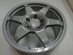 スモーククロームの車ホイール塗装イメージ2