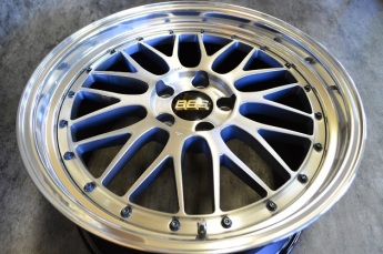 BBS LM 19インチ ブラッシュド/スモーククリアー塗装でカスタムリメイク