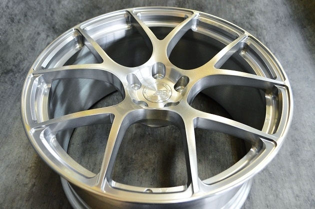 BC Forged 20インチホイールのガリ傷修理ついでに明るめキャンディー
